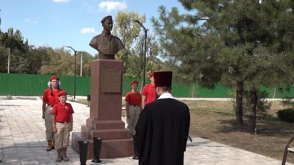 В Мариуполе открыли бюст погибшему при освобождении города рядовому Эдуарду Дьяконову