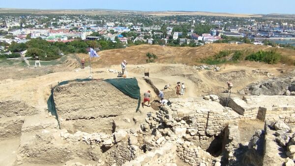 Раскопки античного городища Пантикапей