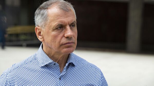 Владимир Константинов
