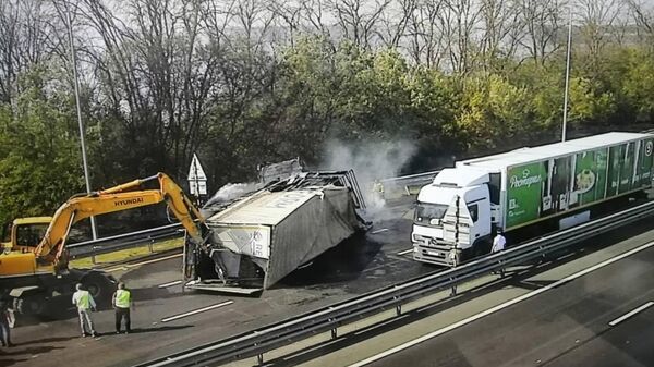 Движение на участке трассы М-4 Дон из-за аварии организовано по одной полосе