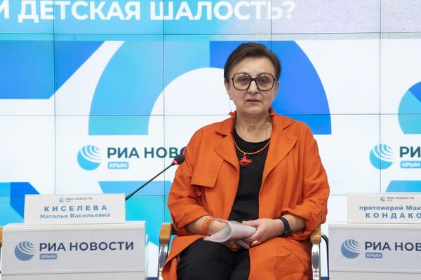Руководитель крымского филиала Фонда развития гражданского общества, доцент кафедры политических наук и международных отношений КФУ им. В.И. Вернадского Наталья Киселева Руководитель крымского филиала Фонда развития гражданского общества, доцент кафедры политических наук и международных отношений КФУ им. В.И. Вернадского Наталья Киселева