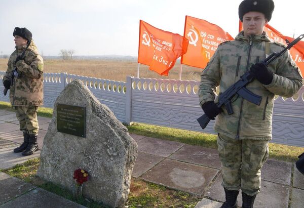В Керчи почтили память Неизвестного солдата В Керчи почтили память Неизвестного солдата