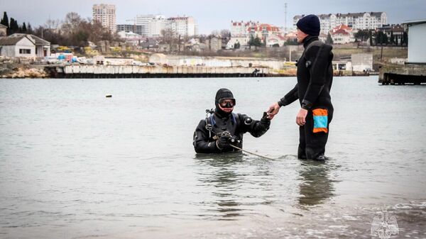 В Севастополе очистили морское дно в местах крещенских купаний