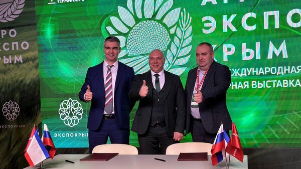 Власти Крыма и Ростсельмаш подписали договор о сотрудничестве по развитию агропрома РК 