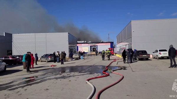Пожар в магазине в Гвардейском