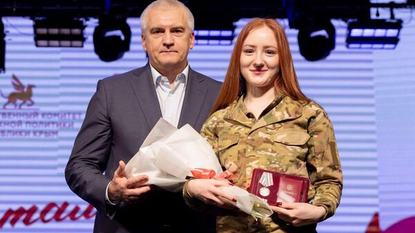 Сергей Аксенов поздравил женщин с 8 марта