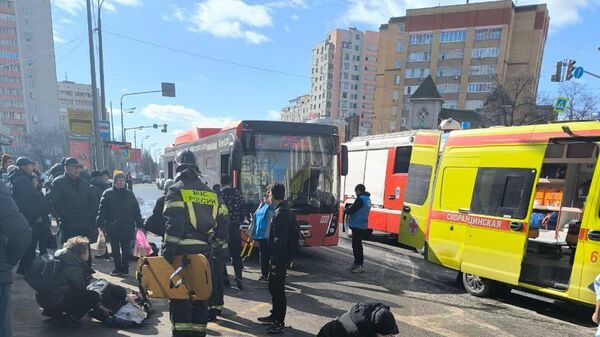 В Казани легковушка наехала на остановку