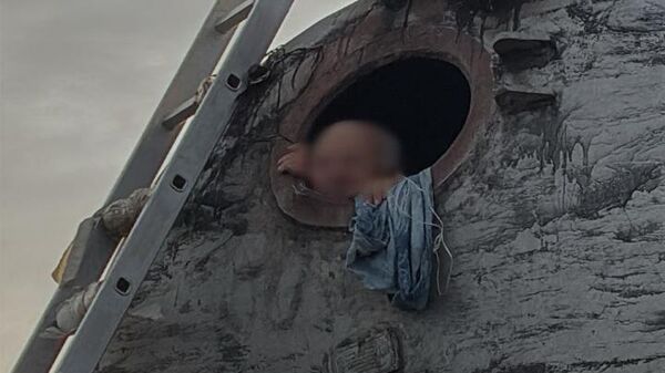 На горе Клементьева мужчина не смог выбраться из металлической бочки