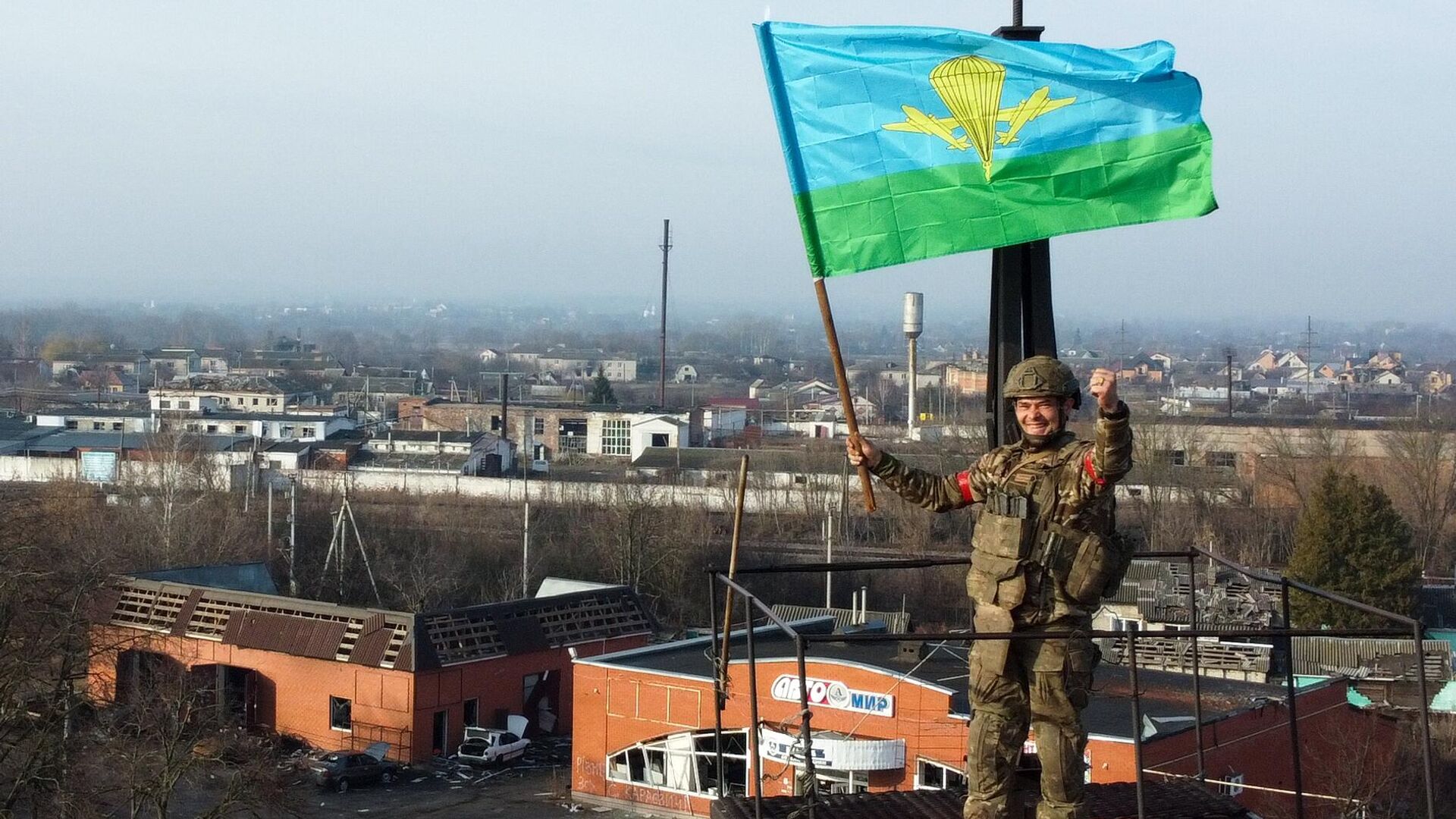 Военнослужащие группировки войск Север в освобожденной Судже Военнослужащие группировки войск Север в освобожденной Судже - РИА Новости, 1920, 14.03.2025