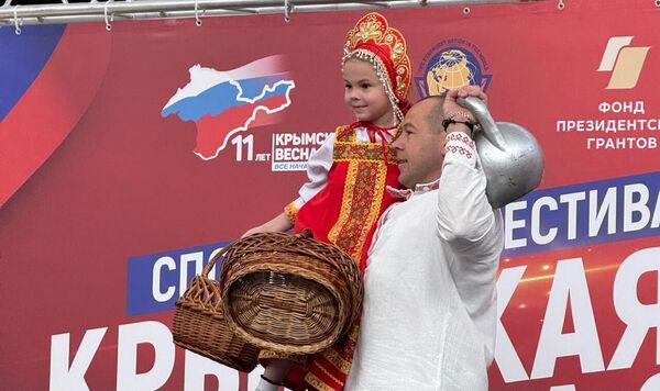 Артем и Ксения Баранниковы на спортивном фестивале Крымская весна 2025 Артем и Ксения Баранниковы на спортивном фестивале Крымская весна 2025