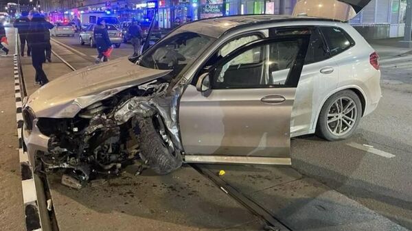 В ДТП в центре Москвы пострадали 6 человек В ДТП в центре Москвы пострадали 6 человек