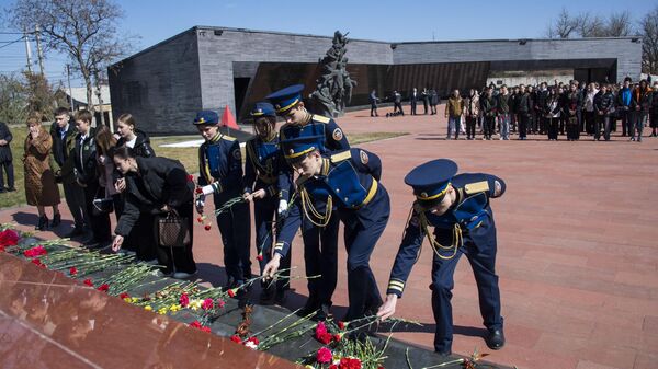 В Крыму почтили память жертв деревни Хатынь