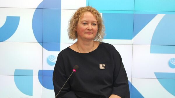 Заведующая отделом Крымской республиканской детской библиотеки им. В. Н. Орлова Наталья Огиенко Заведующая отделом Крымской республиканской детской библиотеки им. В. Н. Орлова Наталья Огиенко