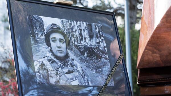В Симферополе простились с погибшим на СВО военным корреспондентом Александром Федорчаком В Симферополе простились с погибшим на СВО военным корреспондентом Александром Федорчаком