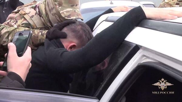 В РФ задержаны 15 человек за помощь мошенникам в подмене номеров
 
