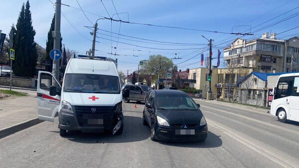 ДТП с участием автомобиля скорой помощи в Севастополе