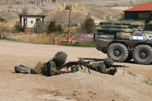 Учения добровольческого отряда БАРС-Крым в Судаке Учения добровольческого отряда БАРС-Крым в Судаке