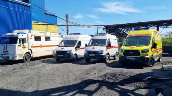 На месте обрушения в шахте подземной горной выработки Садкинская в Ростовской области