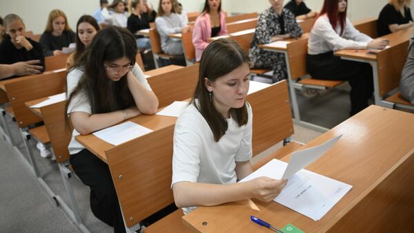 Поступление абитуриентов в вузы Москвы
