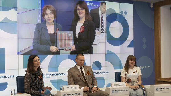 Видеомост Москва — Симферополь, посвященный старту акции Георгиевская ленточка. Видеомост Москва — Симферополь, посвященный старту акции Георгиевская ленточка.