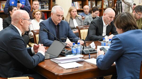 В Крыму прошло заседание оргкомитета по подготовке к празднованию 100-летия Артека В Крыму прошло заседание оргкомитета по подготовке к празднованию 100-летия Артека
