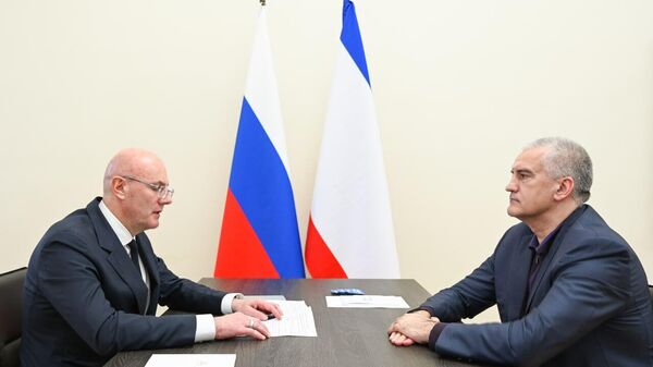 Зампредседателя правительства России Дмитрий Чернышенко и глава Крыма Сергей Аксенов