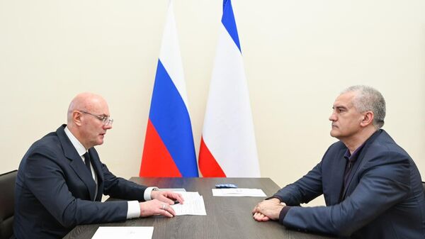 Зампредседателя правительства России Дмитрий Чернышенко и глава Крыма Сергей Аксенов