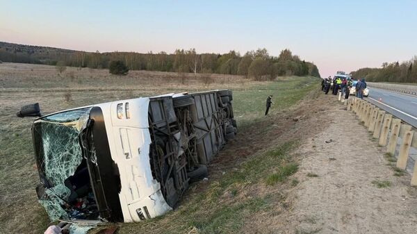Автобус с людьми перевернулся во Владимирской области