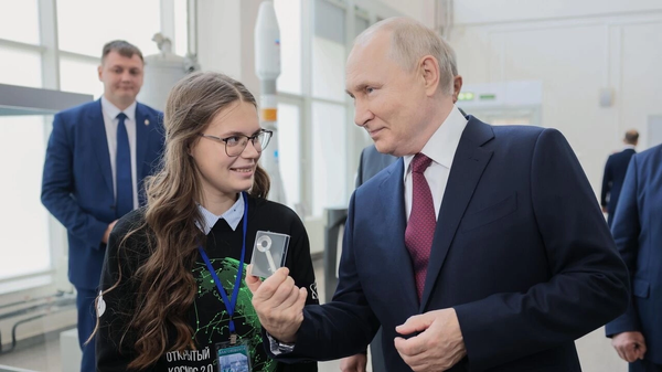 16-летняя ростовская школьница Маша Андреева 16-летняя ростовская школьница Маша Андреева