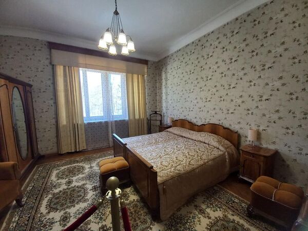 Комната Л. И Брежнева в охотничьем домике Дубрава в нацпарке Крымский Комната Л. И Брежнева в охотничьем домике Дубрава в нацпарке Крымский