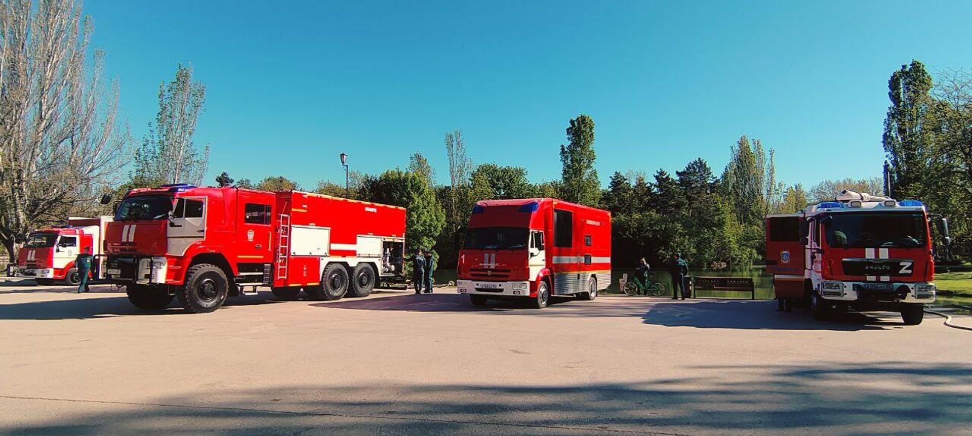 В Симферопольском в парке Гагарина открылась интерактивная выставка пожарной техники В Симферопольском в парке Гагарина открылась интерактивная выставка пожарной техники - РИА Новости, 1920, 30.04.2025