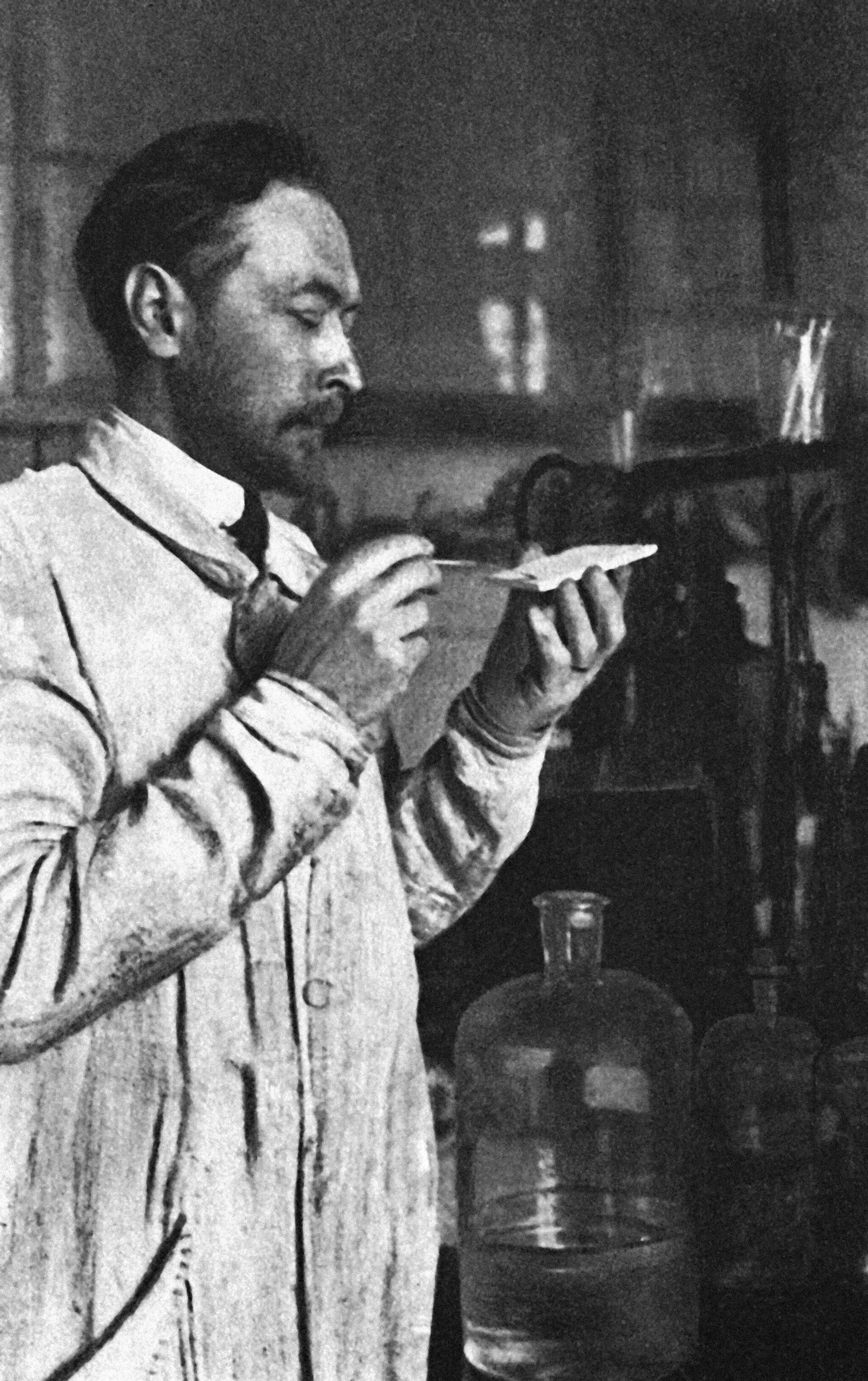 Сергей Васильевич Лебедев (1874-1934), советский ученый-химик, создатель промышленного метода производства синтетического каучука. 1922 год. Сергей Васильевич Лебедев (1874-1934), советский ученый-химик, создатель промышленного метода производства синтетического каучука. 1922 год. - РИА Новости, 1920, 01.05.2025