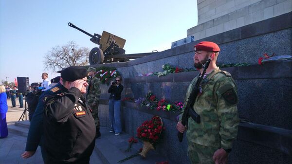 Участники автоколонны патриотического героя города Герои Героев с участием героев России и Советского Союза пришли в Керч Участники автоколонны патриотического героя города Герои Героев с участием героев России и Советского Союза пришли в Керч