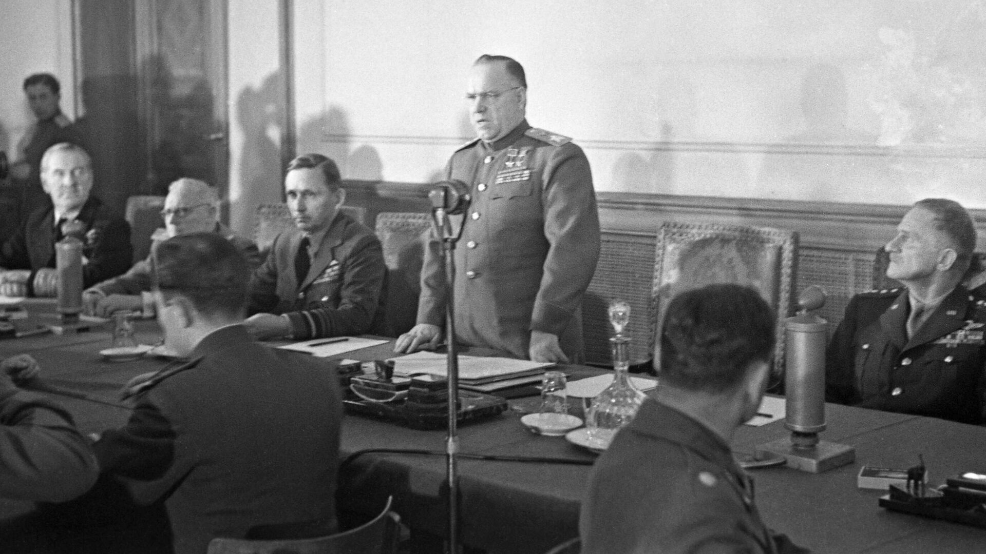 Церемония подписания Акта о безоговорочной капитуляции фашистской Германии - РИА Новости, 1920, 09.05.2025