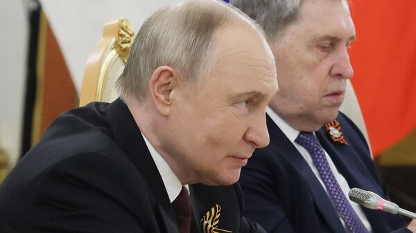 Президент РФ Владимир Путин во время встречи с президентом Сербии Александром Вучичем Президент РФ Владимир Путин во время встречи с президентом Сербии Александром Вучичем