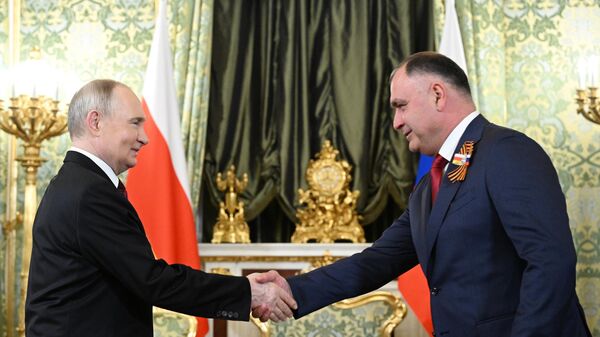 Президент РФ Владимир Путин и президент Южной Осетии Алан Гаглоев