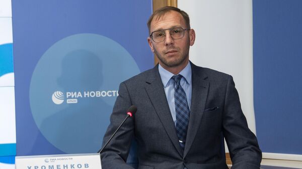Начальник Центра мониторинга сети Интернет АНО Дом молодежи Станислав Хроменков Начальник Центра мониторинга сети Интернет АНО Дом молодежи Станислав Хроменков