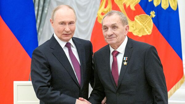Президент Владимир Путин вручил высшие госнаграды