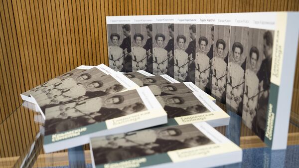 Презентация книги Гарри Каролинского Крымские сонеты