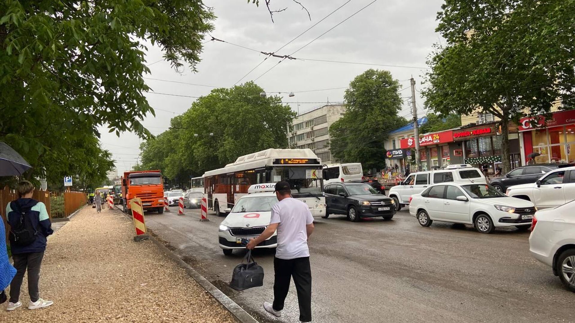 Пробки в Симферополе - РИА Новости, 1920, 17.09.2025