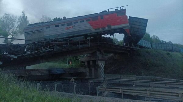 Обрушение моста в Курской области Обрушение моста в Курской области