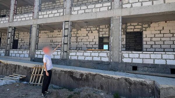 В Крыму рабочий сорвался со второго этажа строящегося здания 