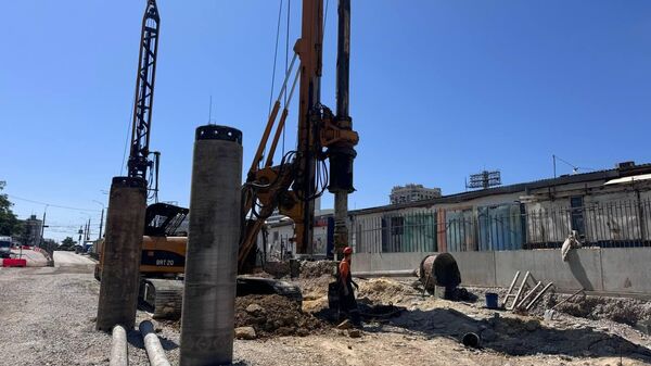 В Севастополе укрепляют рухнувшие подпорные стены В Севастополе укрепляют рухнувшие подпорные стены