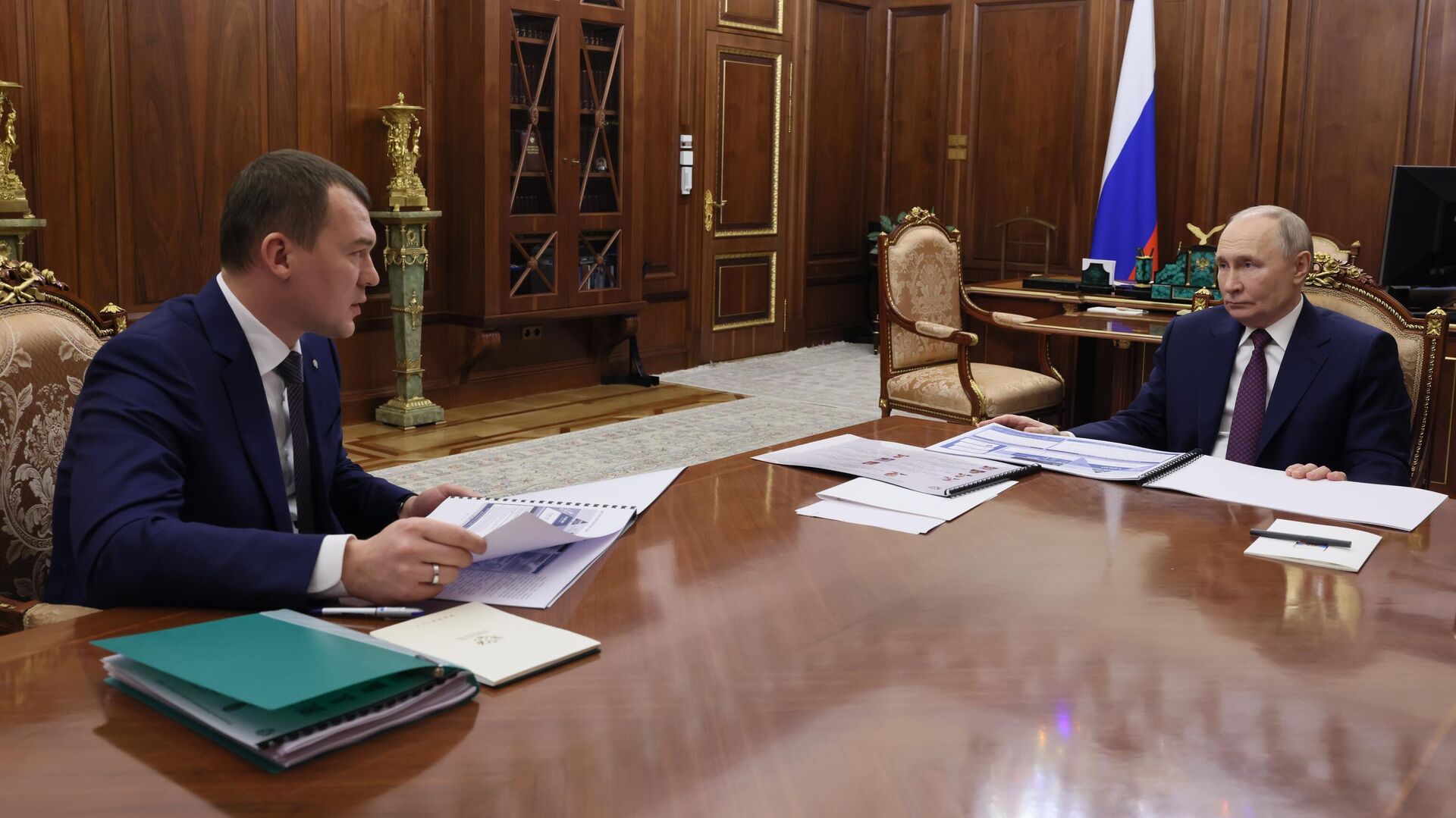 Президент Владимир Путин провёл встречу с министром спорта М. Дегтяревым Президент Владимир Путин провёл встречу с министром спорта М. Дегтяревым - РИА Новости, 1920, 09.06.2025