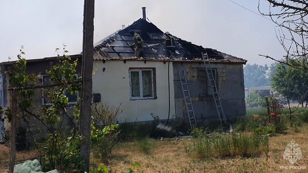 В Нижнегорском районе Крыма сгорел жилой дом и сухостой из-за короткого замыкания В Нижнегорском районе Крыма сгорел жилой дом и сухостой из-за короткого замыкания
