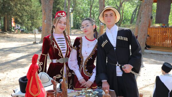 В Артеке прошла познавательная программа Живая история России В Артеке прошла познавательная программа Живая история России
