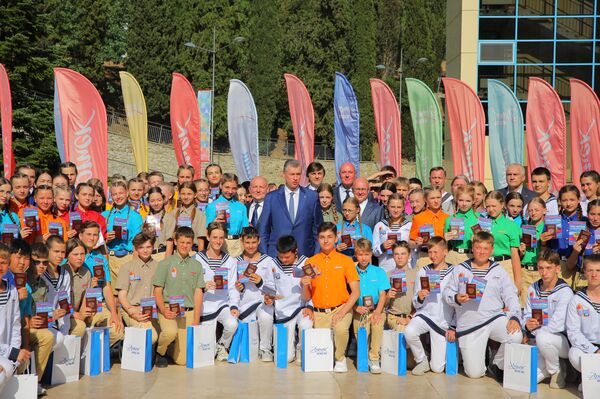 Вручение паспортов в Артеке