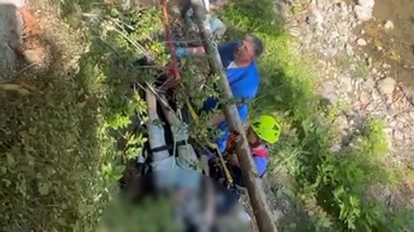 Двое мужчин упали с высоты в русло реки в Ялте