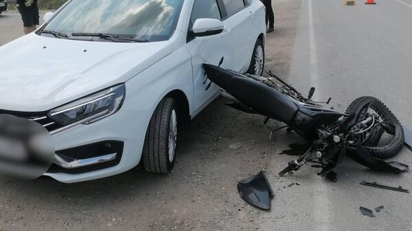 В Ленинском районе Крыма иномарка сбила детей на мотоцикле В Ленинском районе Крыма иномарка сбила детей на мотоцикле