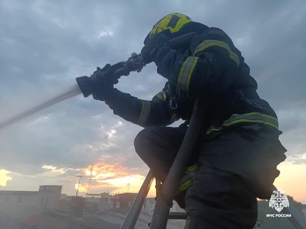 В Феодосии тушат пожар в кафе на улице Куйбышева